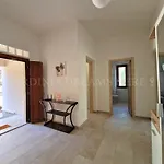 Residenza Palm Tree With Private Parking Apartment