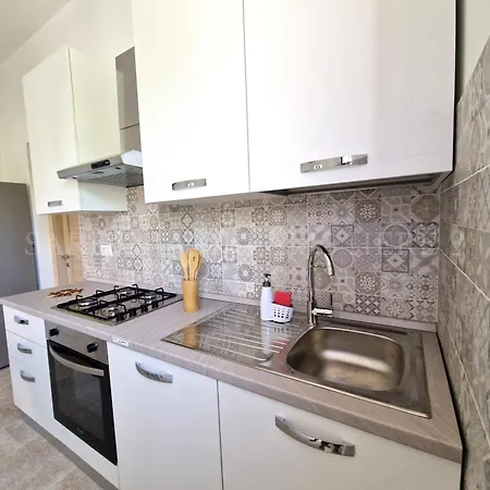 Residenza Palm Tree 800 M From Rena Bianca With Private Parking